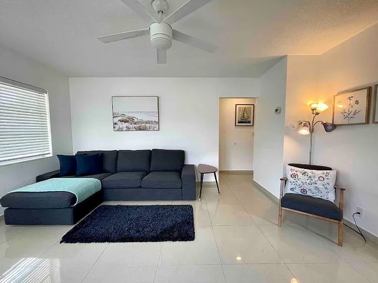 29 NE 3rd St #A — Photo 3