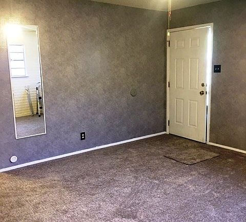 3rd image of 323 W Avenue P