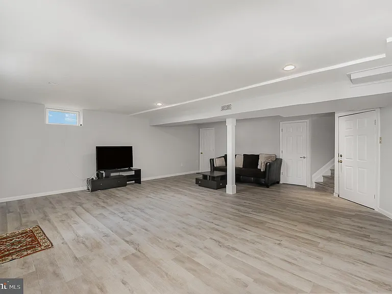 2121 Traceys Rd — Photo 56