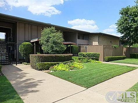 2nd image of 2627 Douglas Ave APT 122