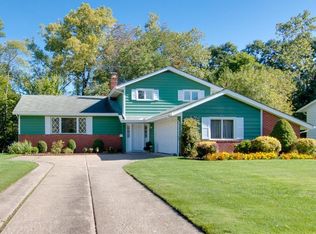 32623 Arlesford Dr, Solon, OH 44139