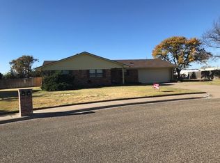 114 Cherokee Dr, Hereford, TX 79045