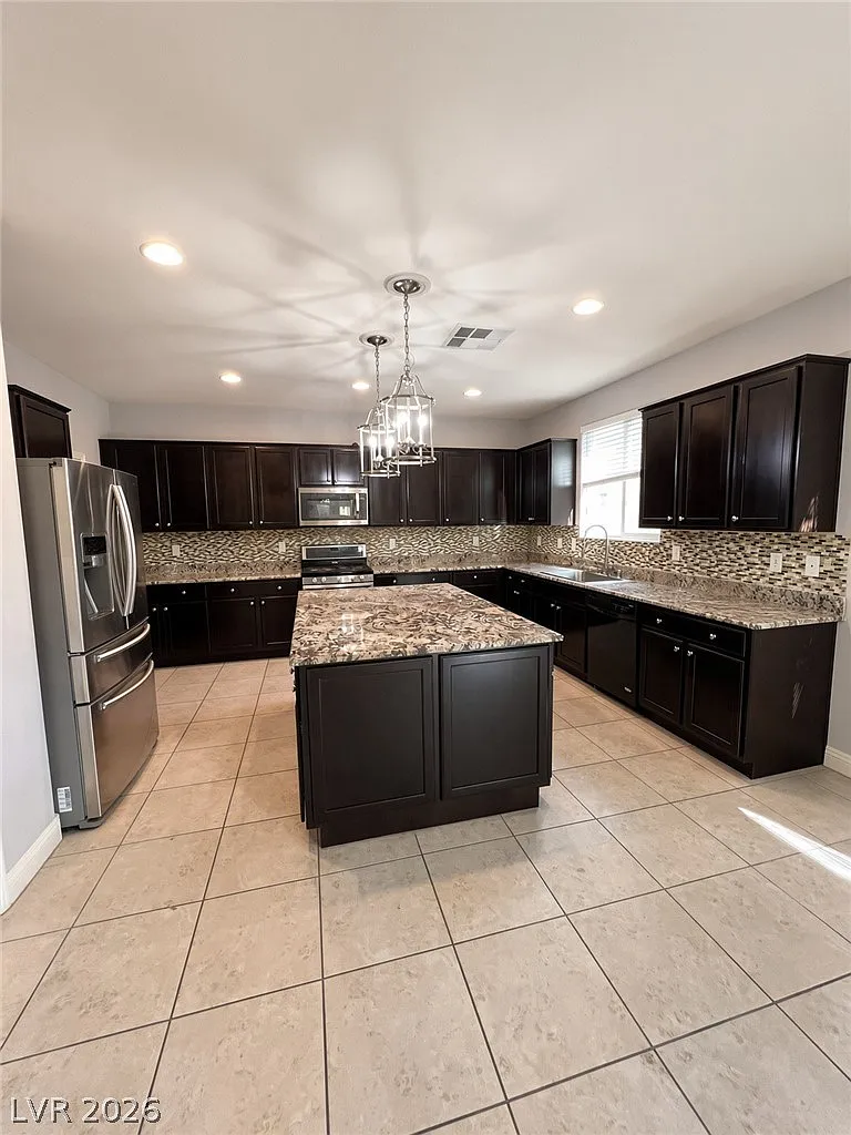 3 bed, 2.5 bath, 2195 sqft, $2,575 — Photo 1