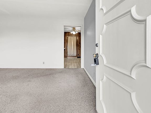 5th image of 2706 Dove Ct
