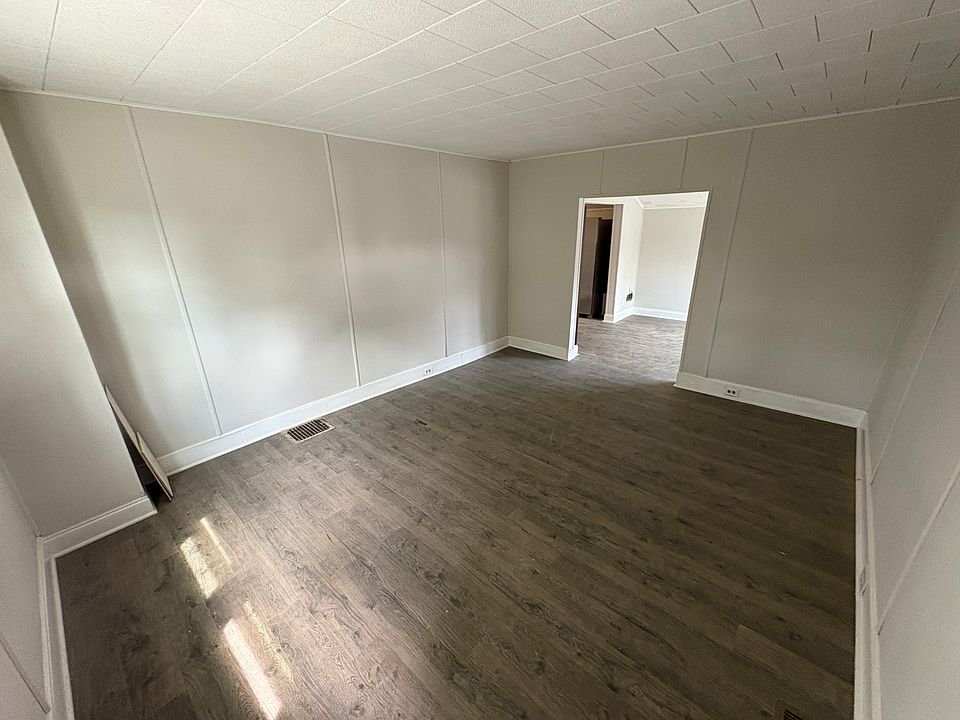 12 x 16 Living Room