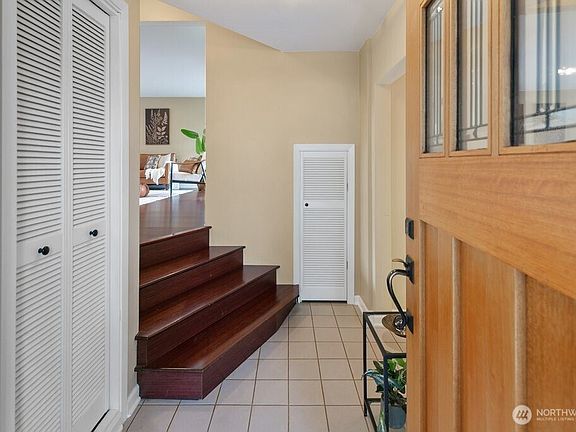 4th image of 4200 SW Atlantic Street