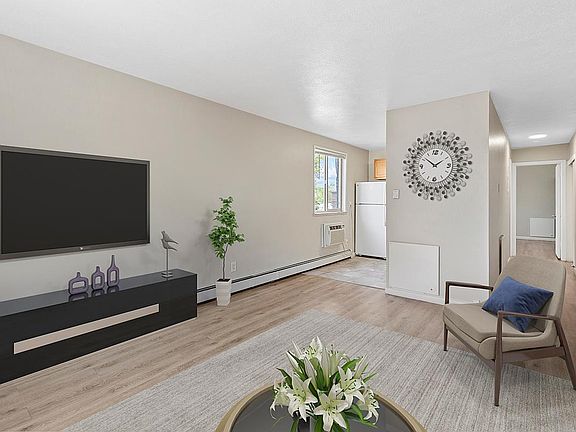 4th image of 21 N Logan St APT 5