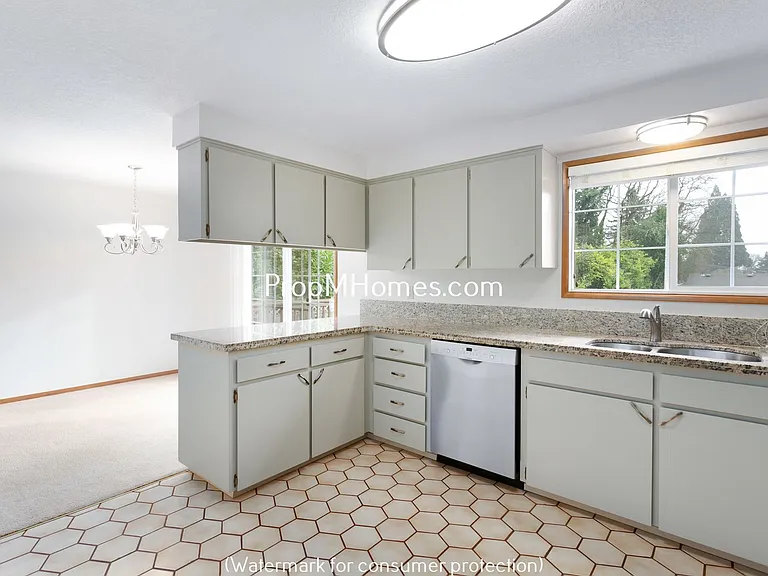 16524 SE Gordon St — Photo 5