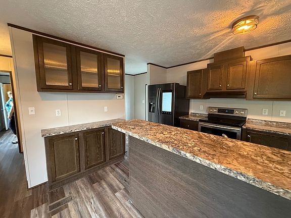 5th image of 460 Fernwood Dr