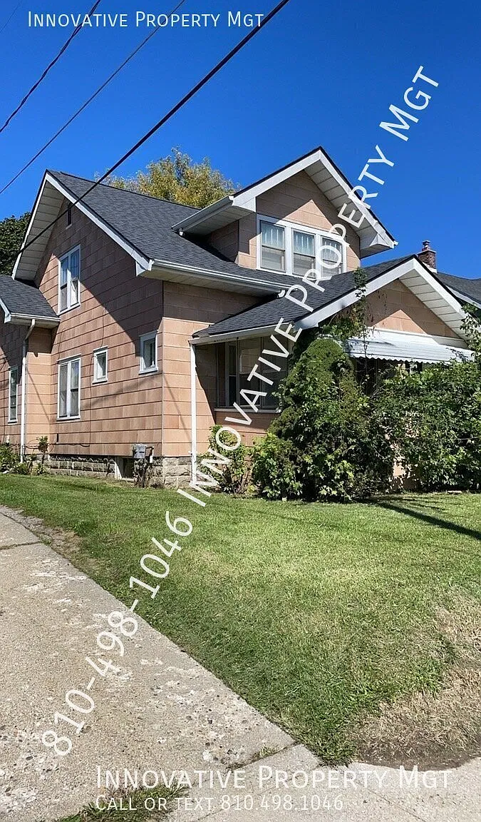 5 bedroom, 2 bath across from Kettering University! — Photo 2