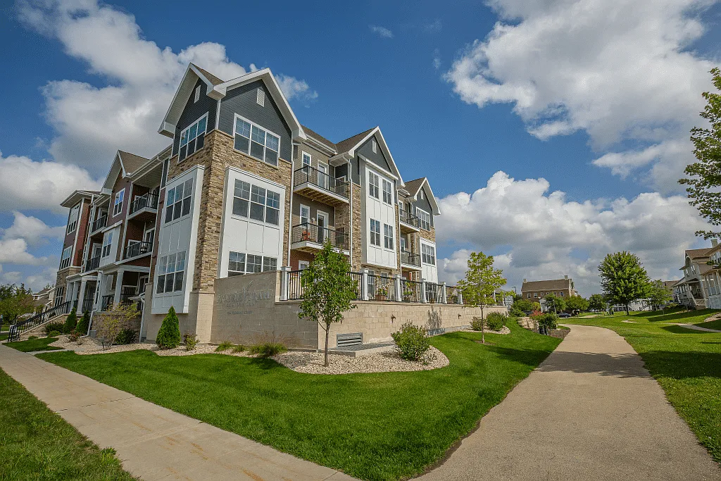 Prairie Trails Residence — Photo 2