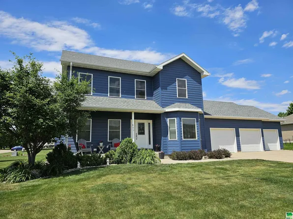 803 Logan Dr, Moville, IA 51039