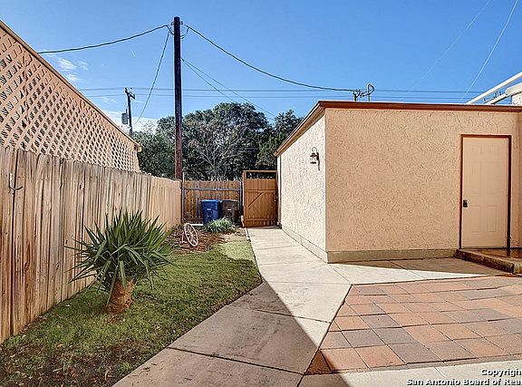 4th image of 1920 Broken Oak St #1920