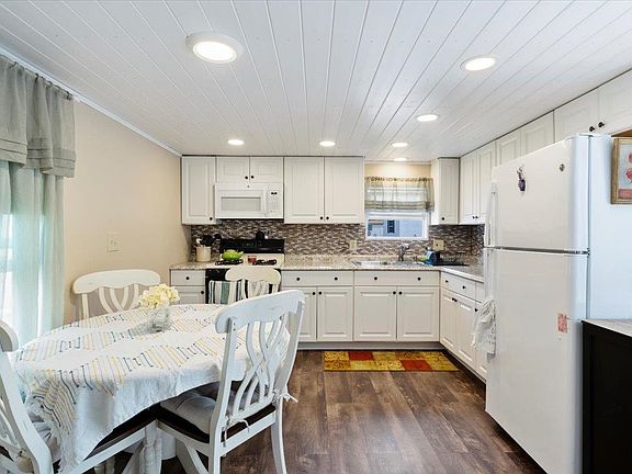 2nd image of 28 Barksdale Avenue