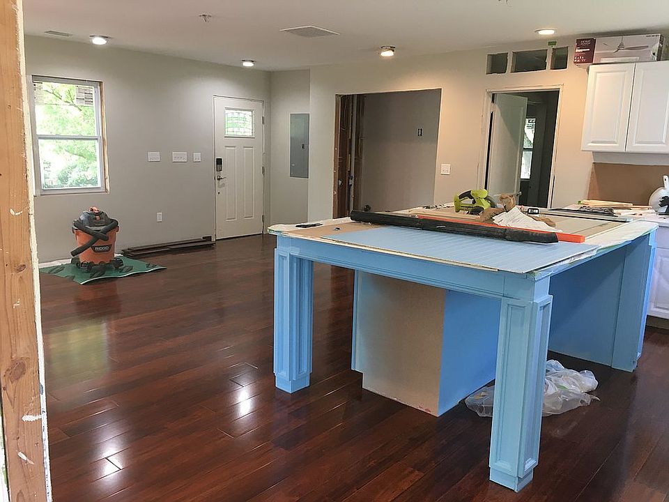 1st image of 325 Yancy Dr SE