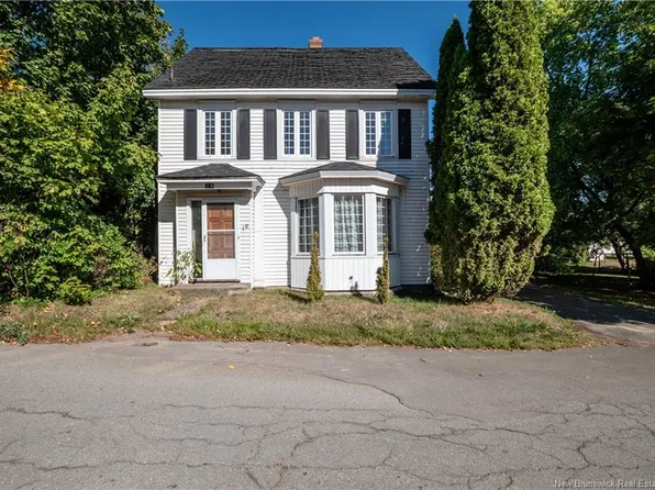 19 Academy St #17, Hillsborough, NB E4H 2R3