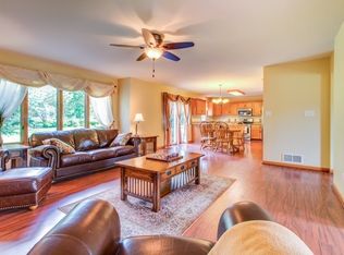 26805 S Westwood Dr, Channahon, IL 60410
