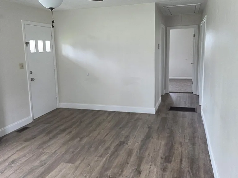 113 Druin St — Photo 13