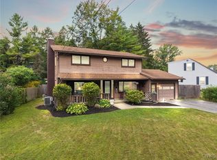 7224 Coventry Rd N, East Syracuse, NY 13057
