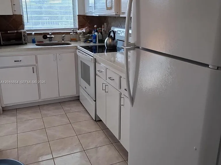 201 NE 14th Ave #10C — Photo 6