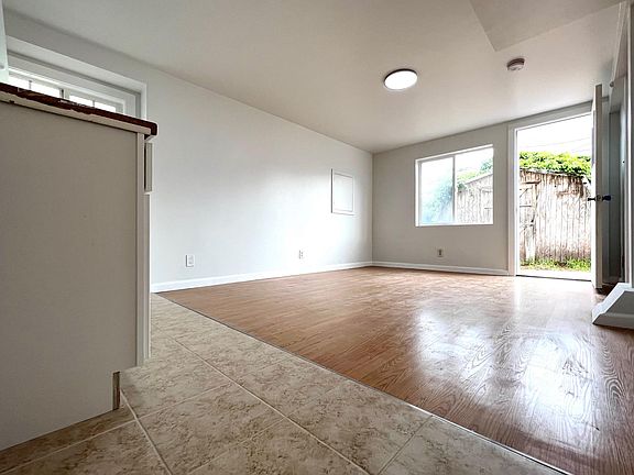 2nd image of 8 Fairlawn Ct