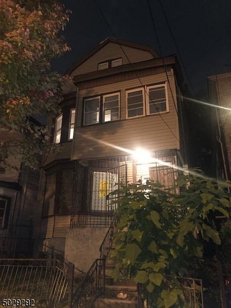 1st image of 143 Seymour Ave #3