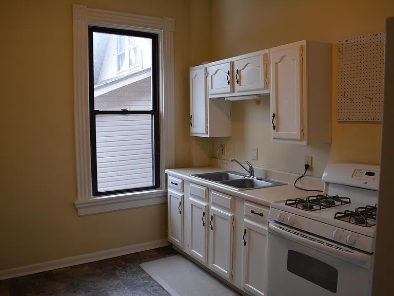 1351 Highland St #C — Photo 7