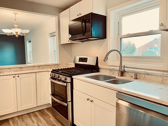 3rd image of 320 S Broadway #7
