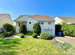 69 Mercer St, Metuchen, NJ 08840