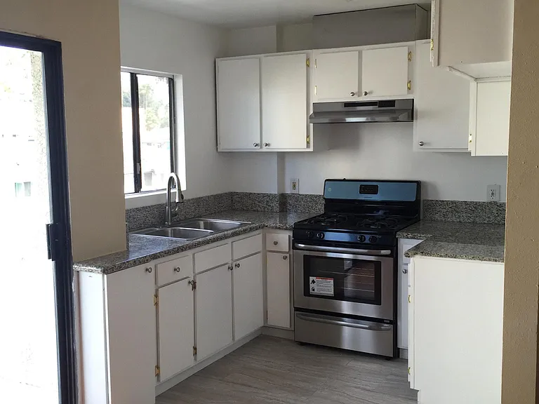 5346 Loma Linda Ave #301 — Photo 4