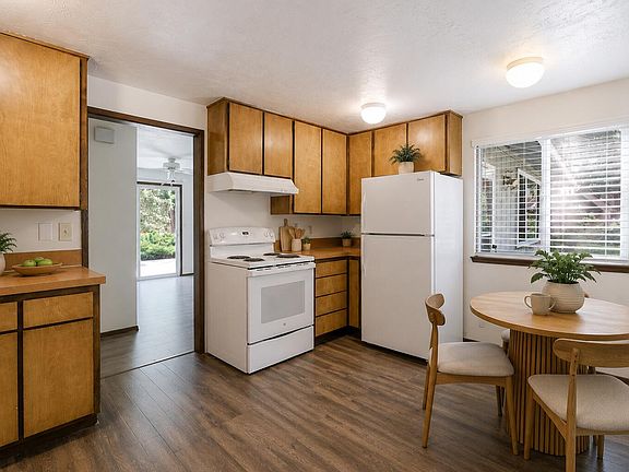 4th image of 19968 Double Tree Ct