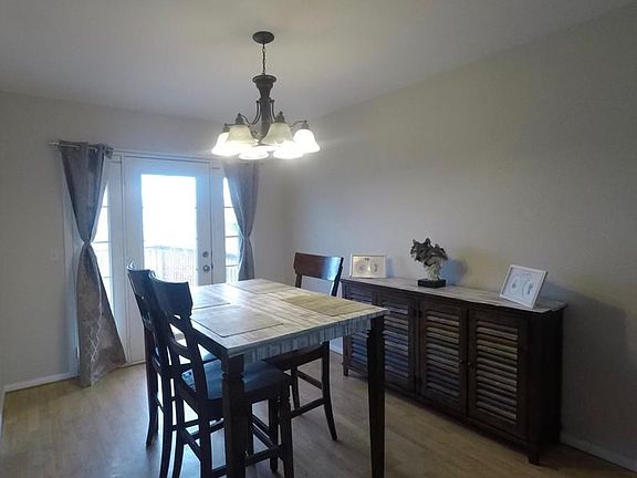 4th image of 1727 Wicks Ln