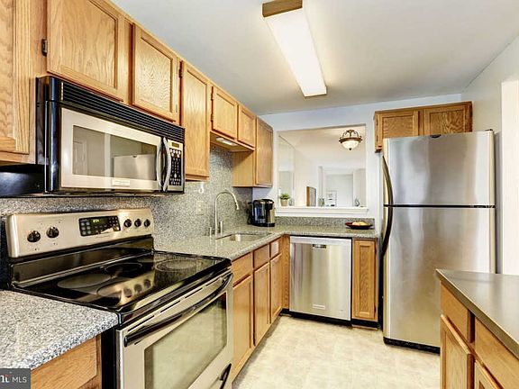 2nd image of 5943 Dungeness Ln