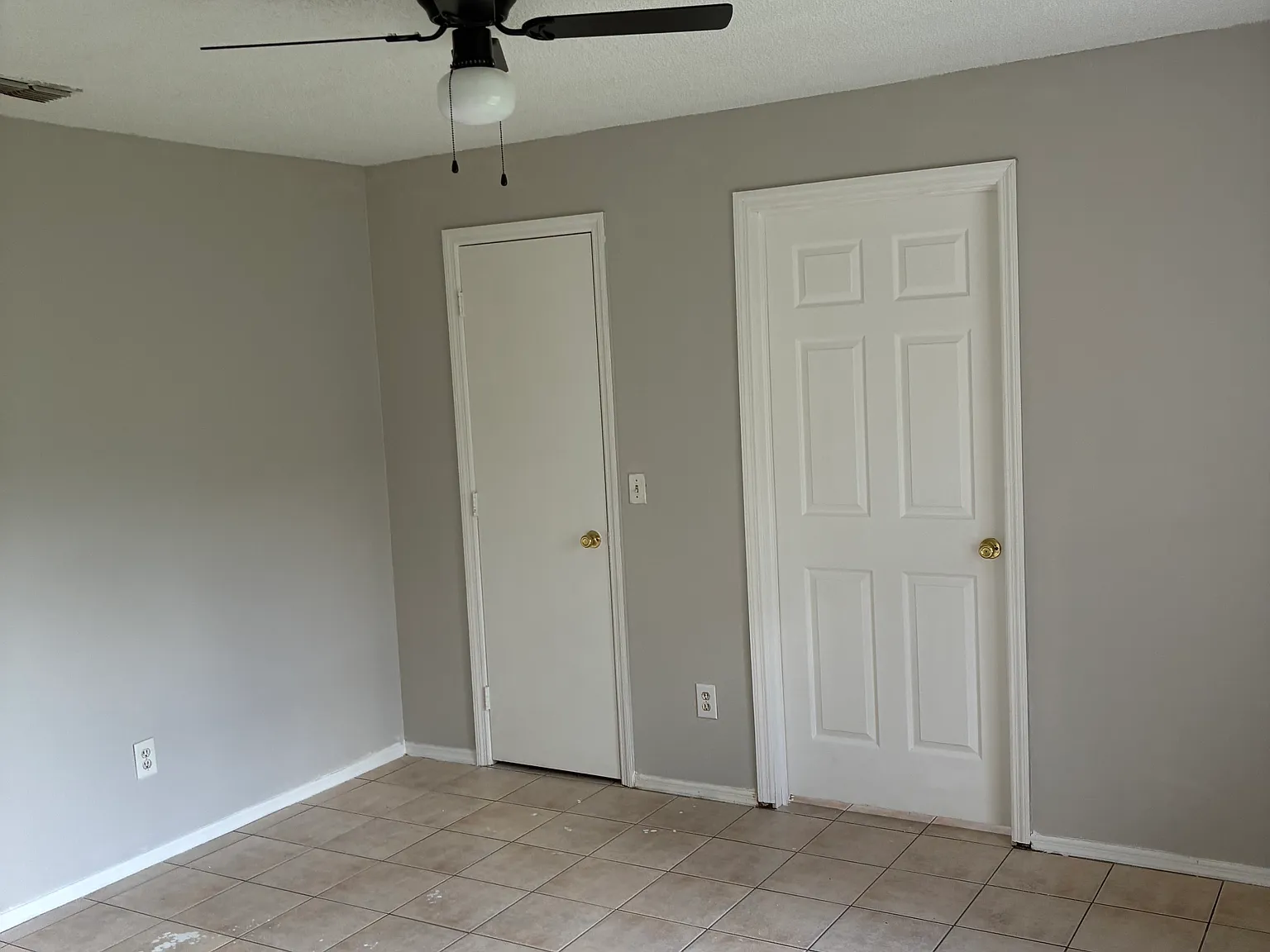 3 bed, 1042 sqft, $1,600 — Photo 3