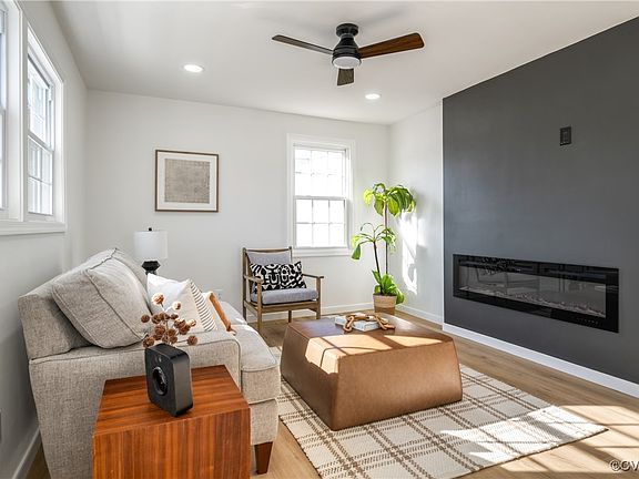 5th image of 106 N Fern Ave