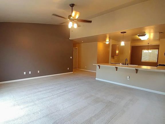 4th image of 4328 E Oak Ave