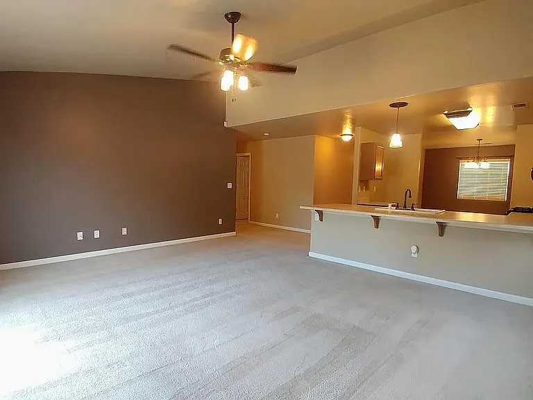 4328 E Oak Ave — Photo 4