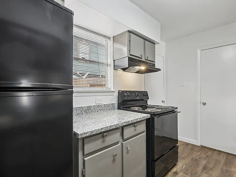 21-web-or-mls-6718 De Moss Dr Unit 256-S2102-006