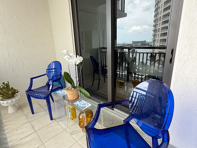 540 Brickell Key Dr #828 — Photo 18