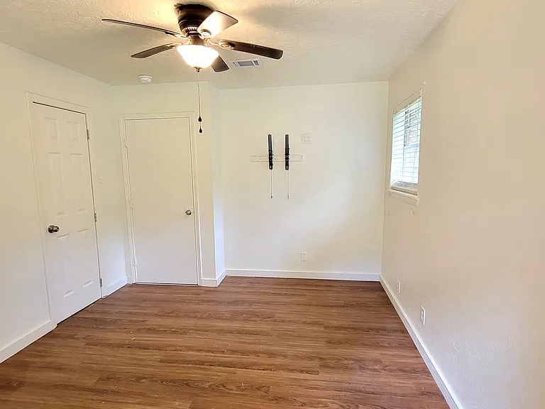 2100 Hill Top Ct #1 — Photo 33