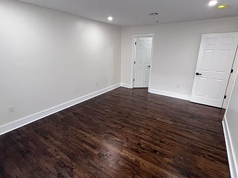 427-429 Martin Luther King Jr Dr #3 — Photo 14