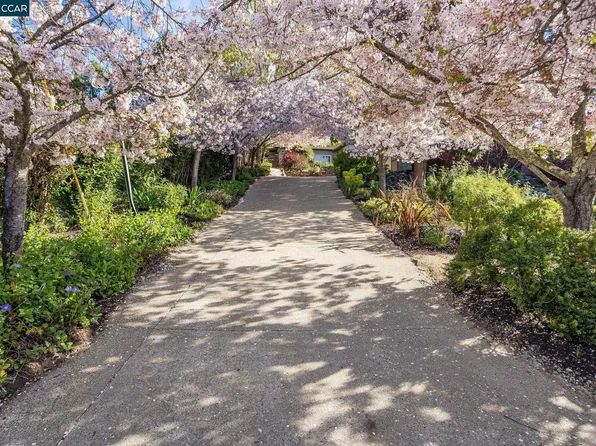 53 Van Ripper Ln, Orinda, CA 94563