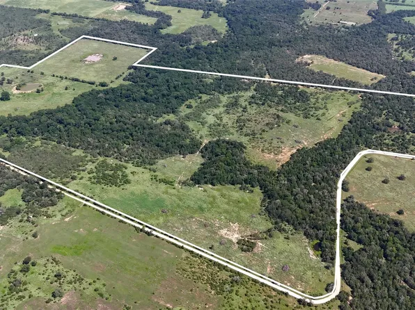 9590 Maynard Hallmark Rd, Flatonia, TX 78941