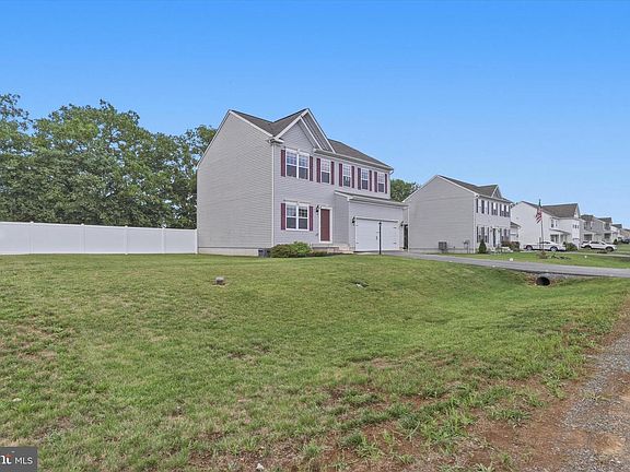 2nd image of 304 Paradise View Dr