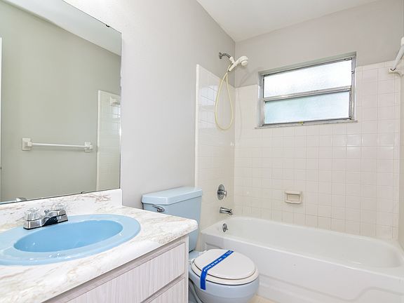 4th image of 1204 Baronwood Pl