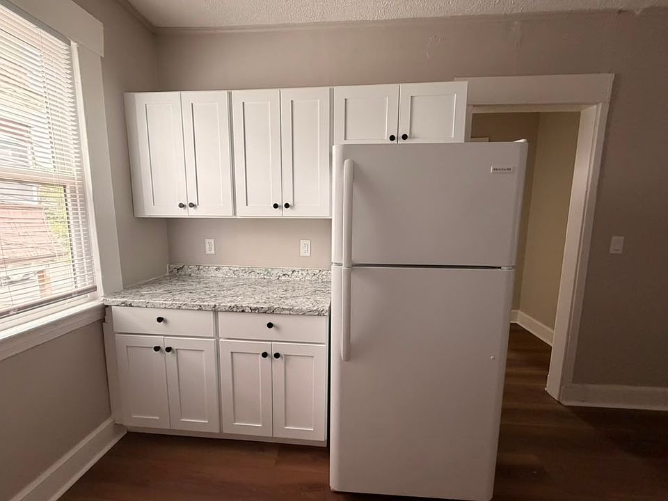 1st image of 401 Sherman Ave #6B