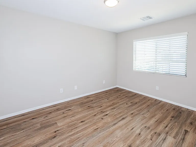 40810 N Hudson Ct — Photo 13