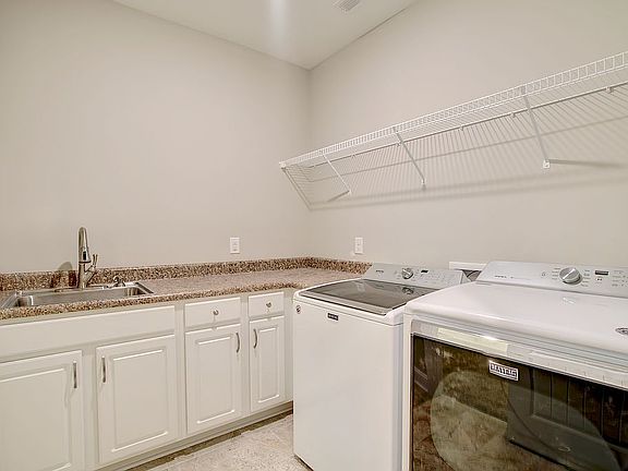 5th image of 217 Creek View Cir