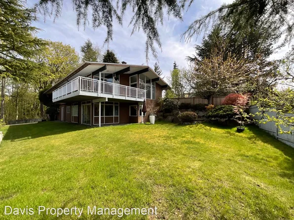 8823 27th Ave NW, Seattle, WA 98117