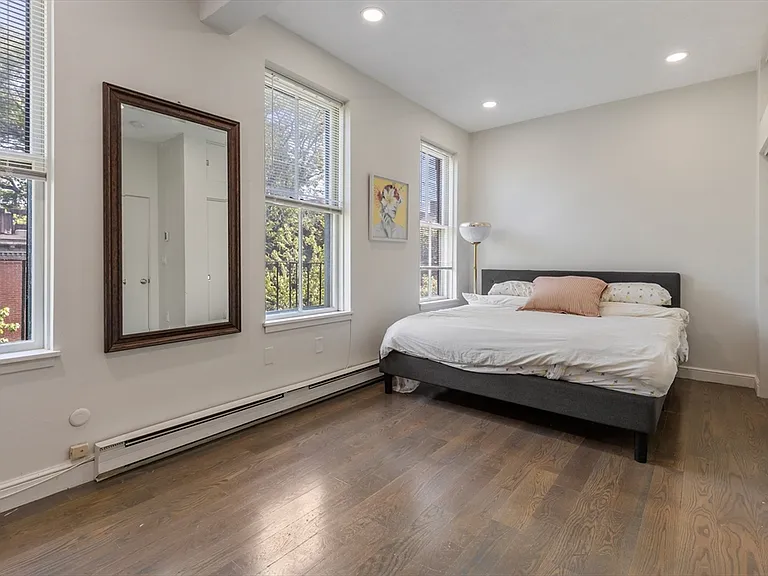 142 Chandler St #4 — Photo 7